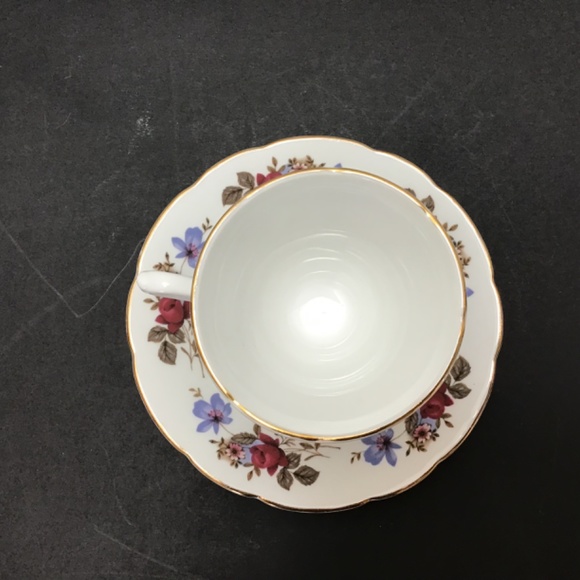 VTG Royal Sutherland Staffordshire Fine Bone China Tea Cup and Sauce Set Roses - Picture 5 of 7